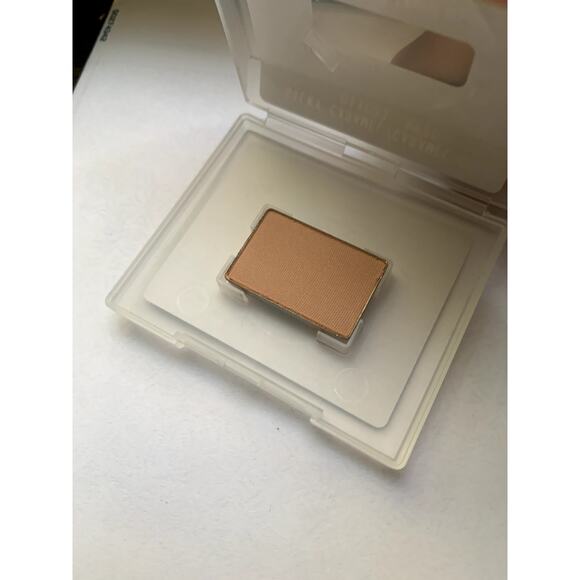 Mary Kay Mineral Eye Color Shadow NEW Silky Caramel 013023 - Picture 2 of 2